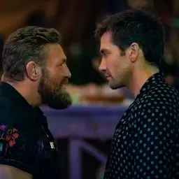 Jake Gyllenhaal i Conor McGregor w zwiastunie "Road House". Intensywne spojrzenia dwóch gwiazd.