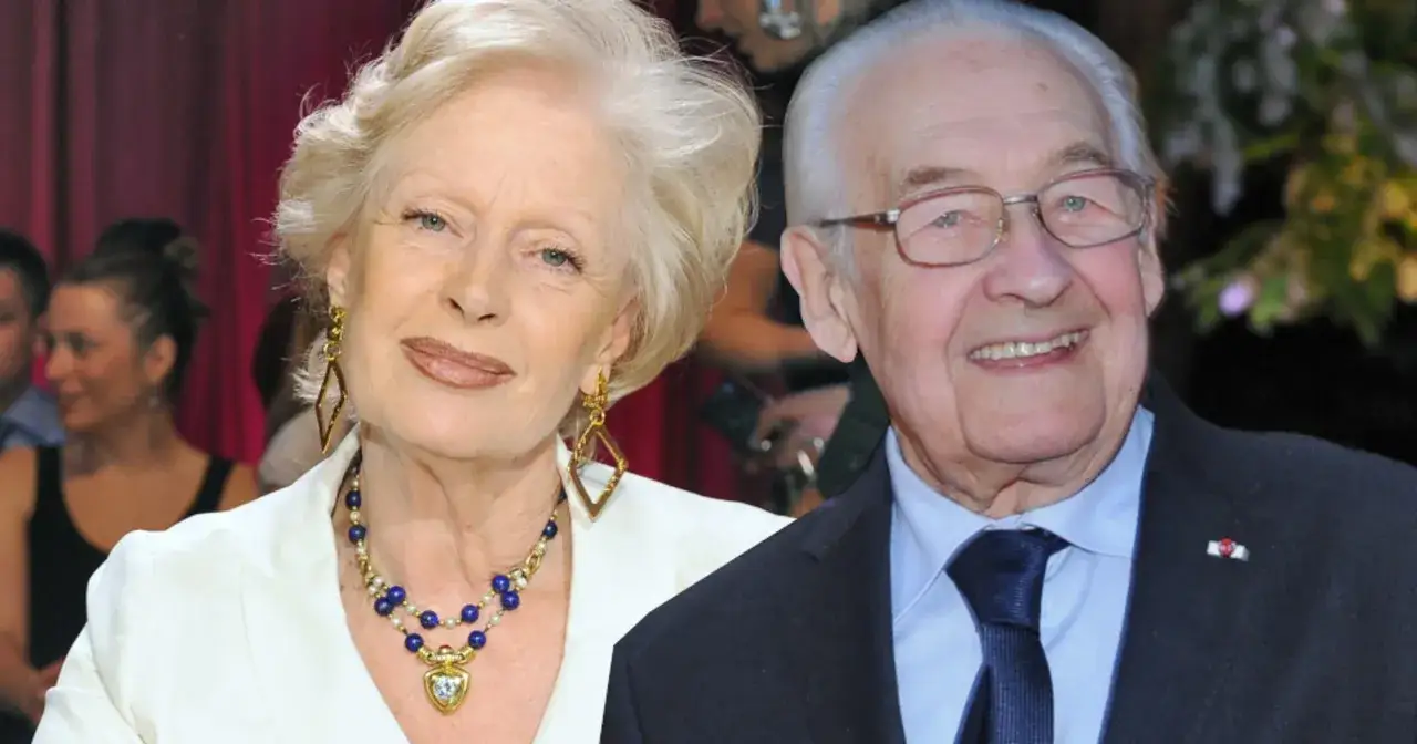 Uśmiechnięta para: Andrzej Wajda i jego żona, aktorka Beata Tyszkiewicz, podczas uroczystości.