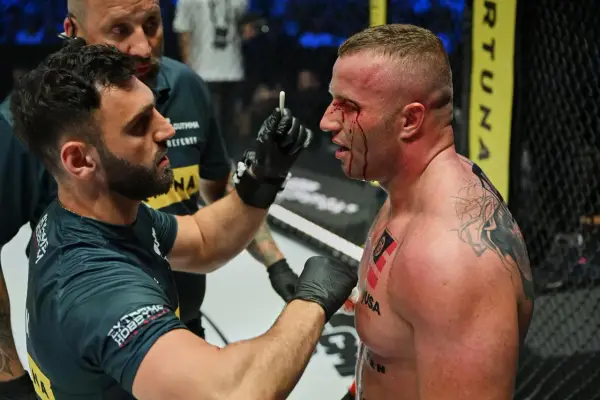Denis Załęcki - Fenomen "Bad Boya" freak fightów. Poznaj jego historię!